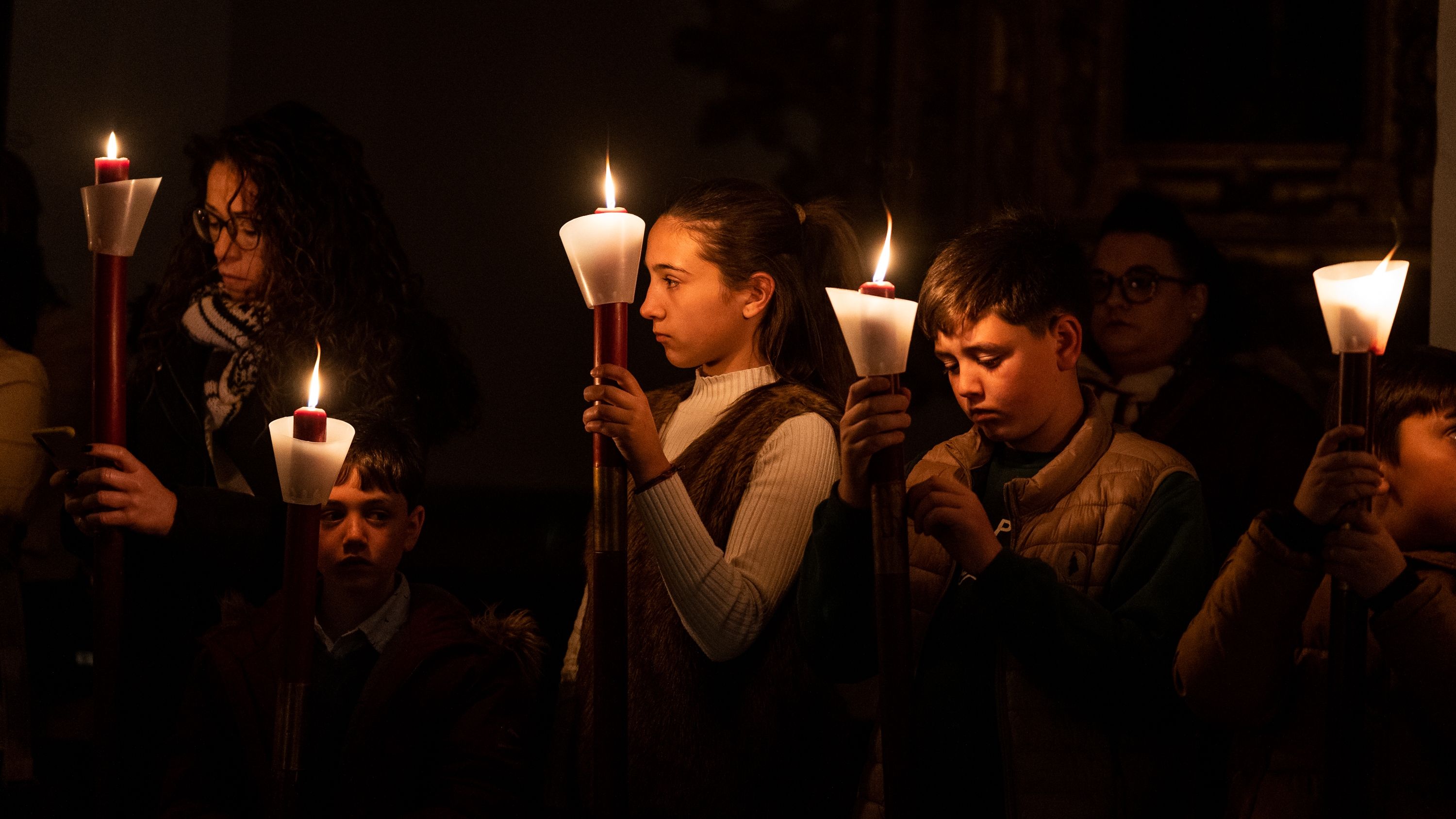 Viacrucis de la Familia de la Cofradía de la Sangre Viacrucis de la Familia de la Cofradía de la Sangre