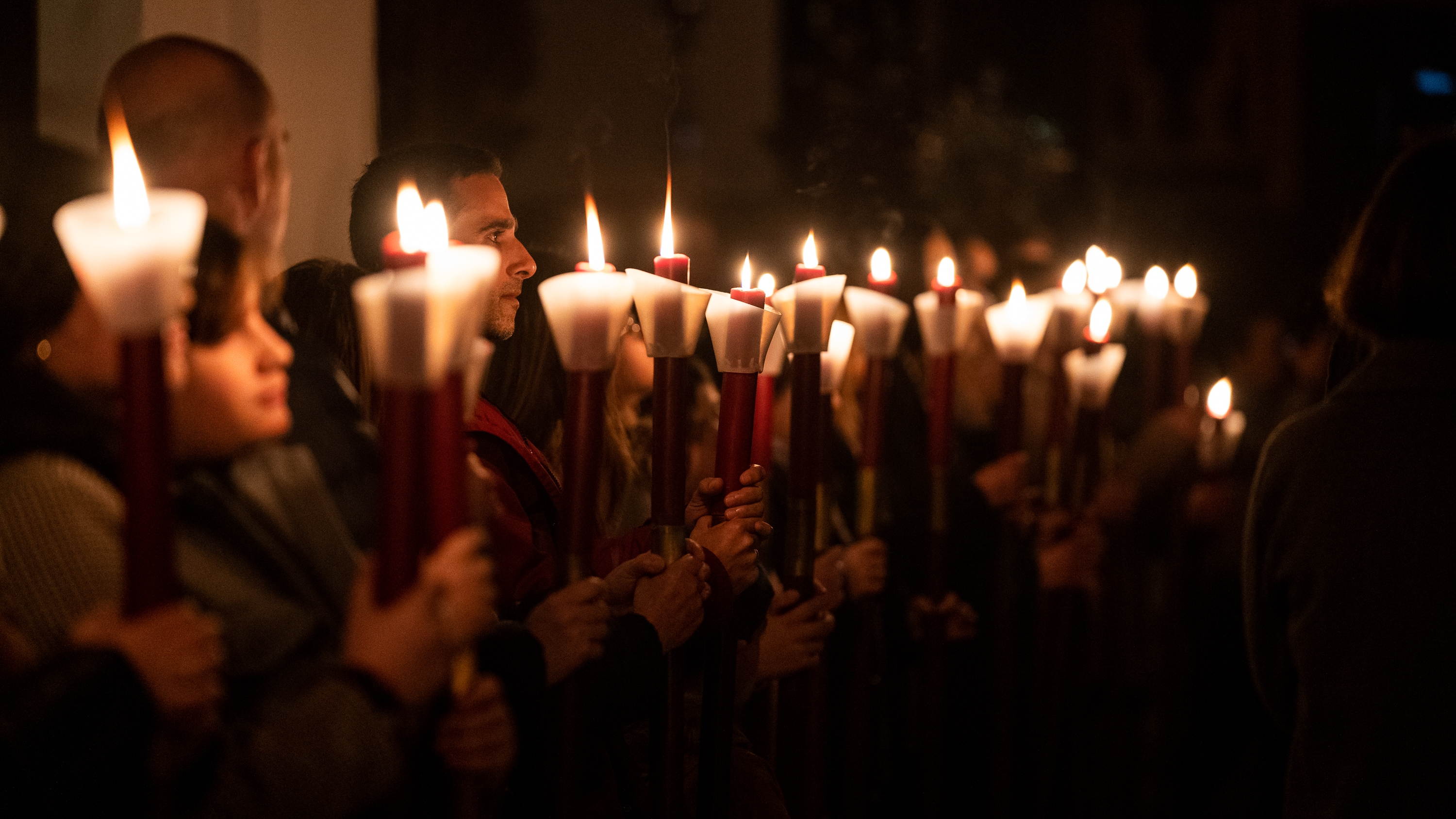 Viacrucis de la Familia de la Cofradía de la Sangre Viacrucis de la Familia de la Cofradía de la Sangre