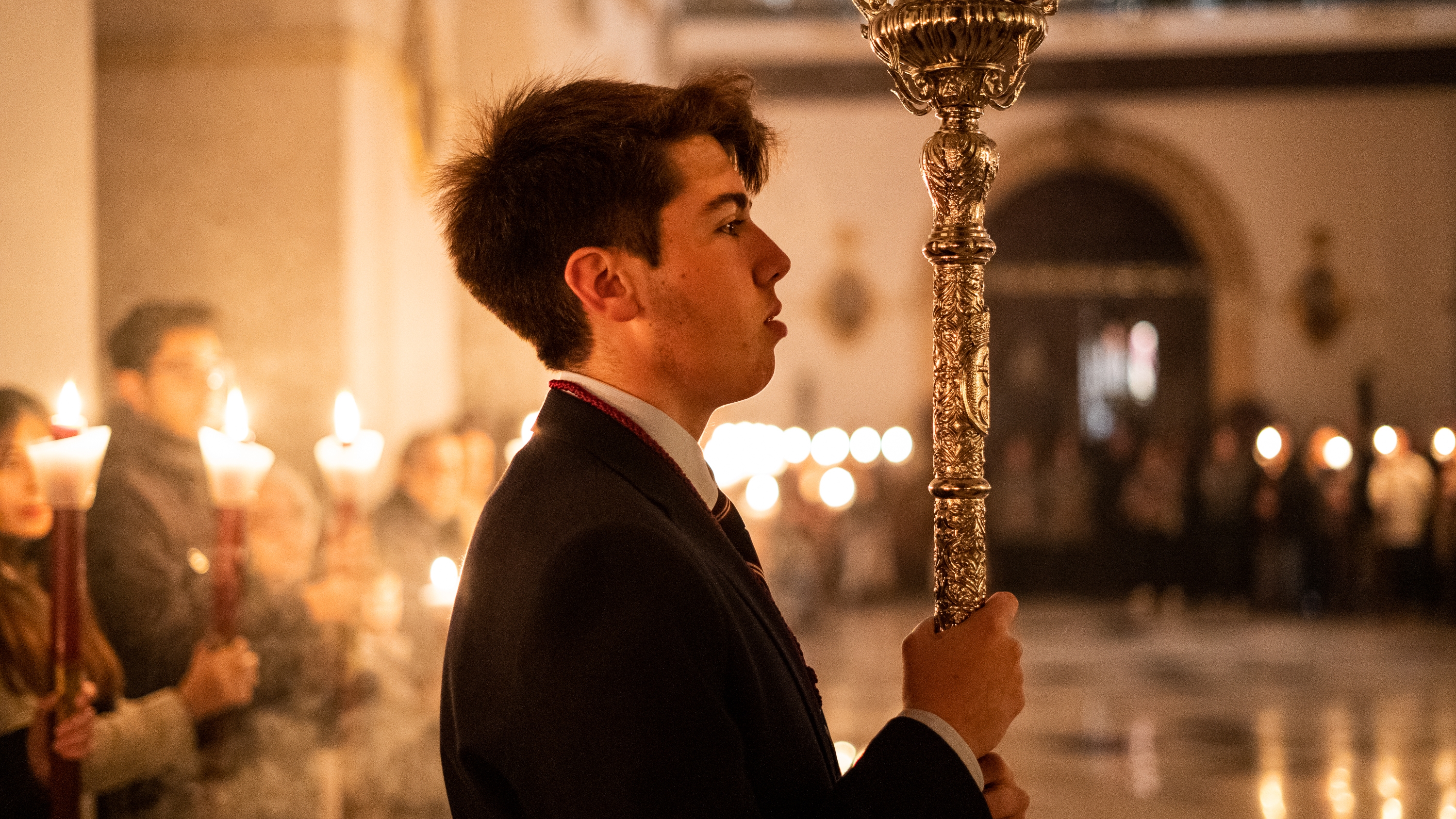 Viacrucis de la Familia de la Cofradía de la Sangre Viacrucis de la Familia de la Cofradía de la Sangre