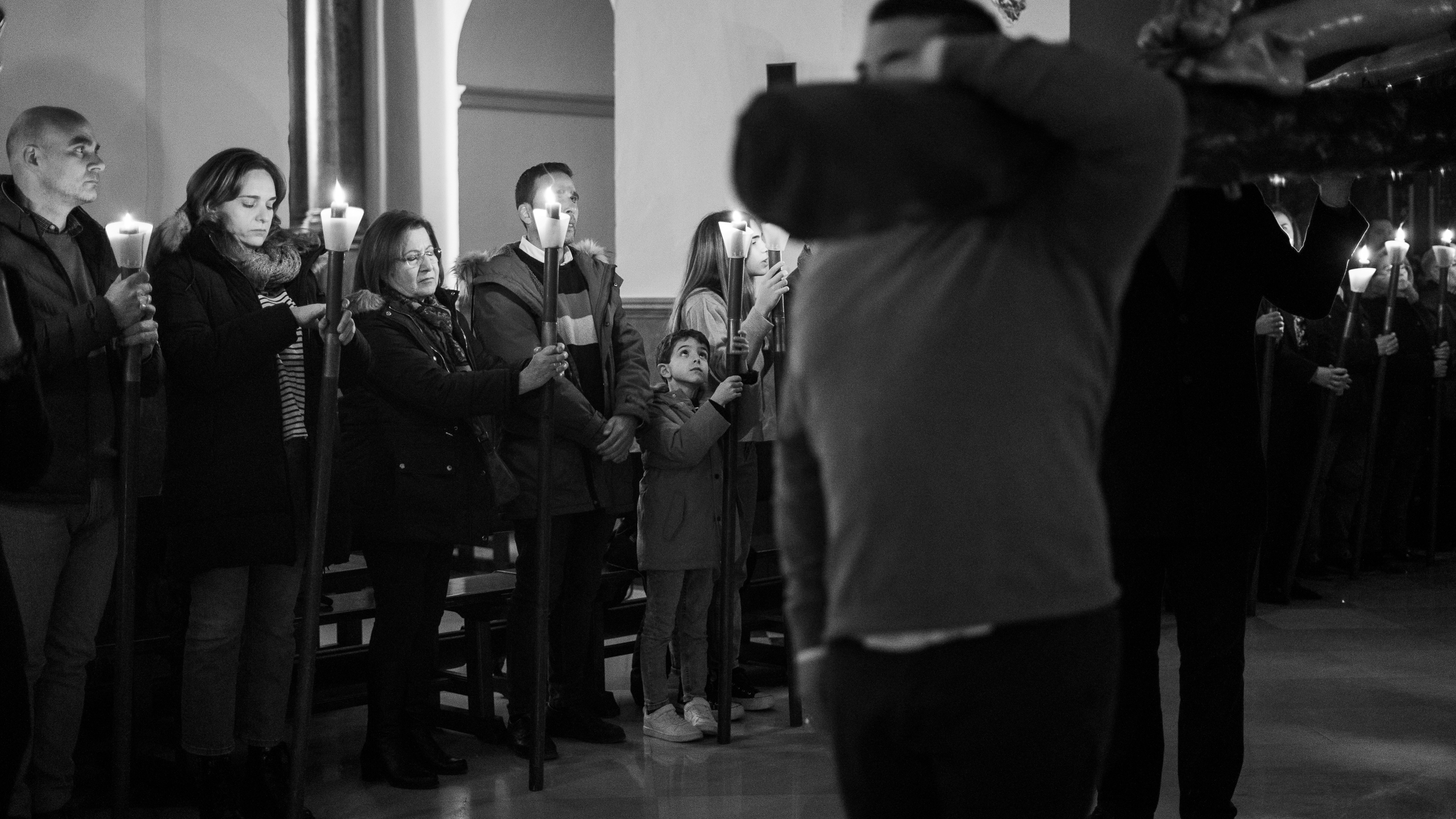 Viacrucis de la Familia de la Cofradía de la Sangre Viacrucis de la Familia de la Cofradía de la Sangre