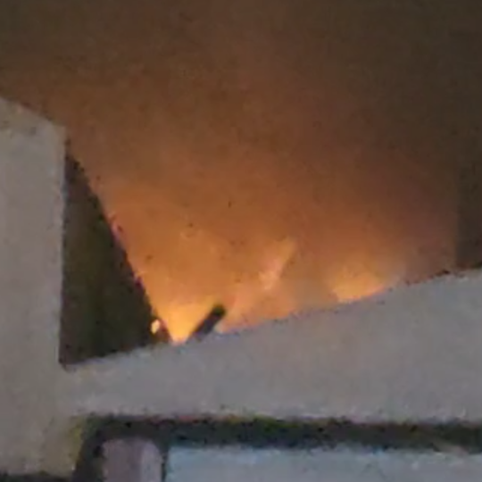 Una imagen del incendio desde el recinto ferial.Foto: L.M.