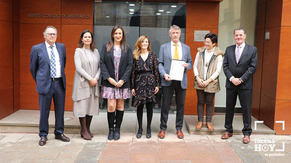  Componentes de la candidatura que lidera Juan Carlos Beato, esta mañana en el Colegio de Abogados de Lucena 