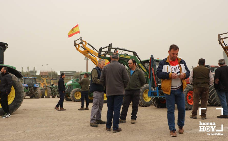 GALERÍA: Las imágenes de la concentración del sector agrario en apoyo al paro de los transportistas en Lucena