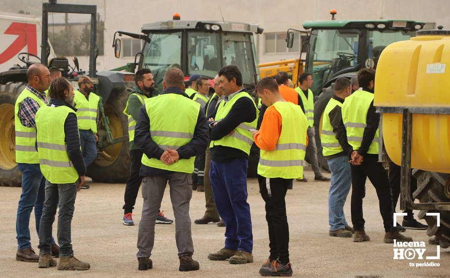 GALERÍA: Las imágenes de la concentración del sector agrario en apoyo al paro de los transportistas en Lucena