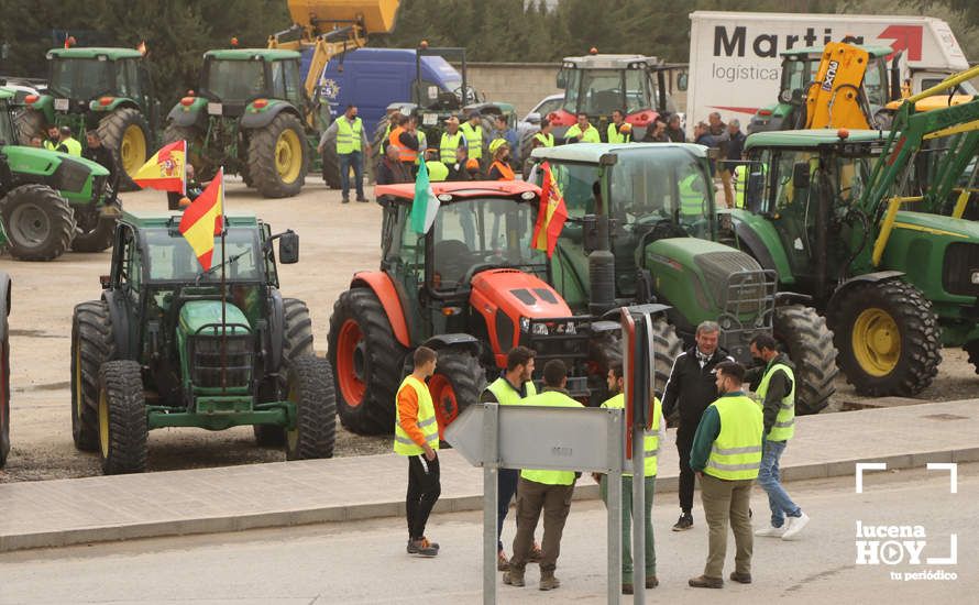 GALERÍA: Las imágenes de la concentración del sector agrario en apoyo al paro de los transportistas en Lucena