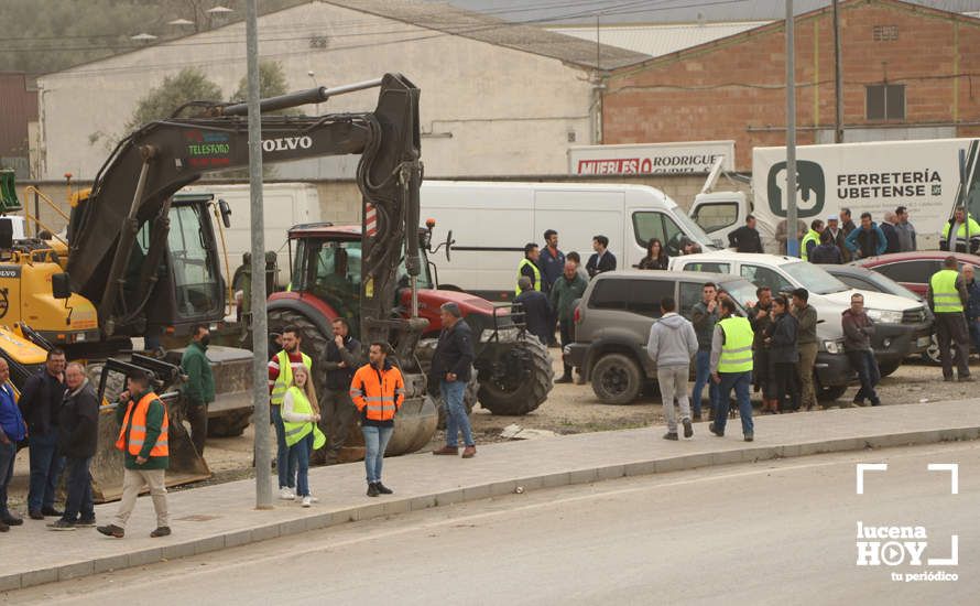 GALERÍA: Las imágenes de la concentración del sector agrario en apoyo al paro de los transportistas en Lucena