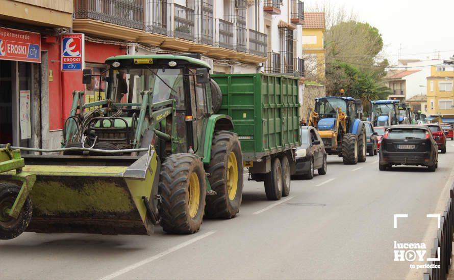 GALERÍA: Las imágenes de la concentración del sector agrario en apoyo al paro de los transportistas en Lucena